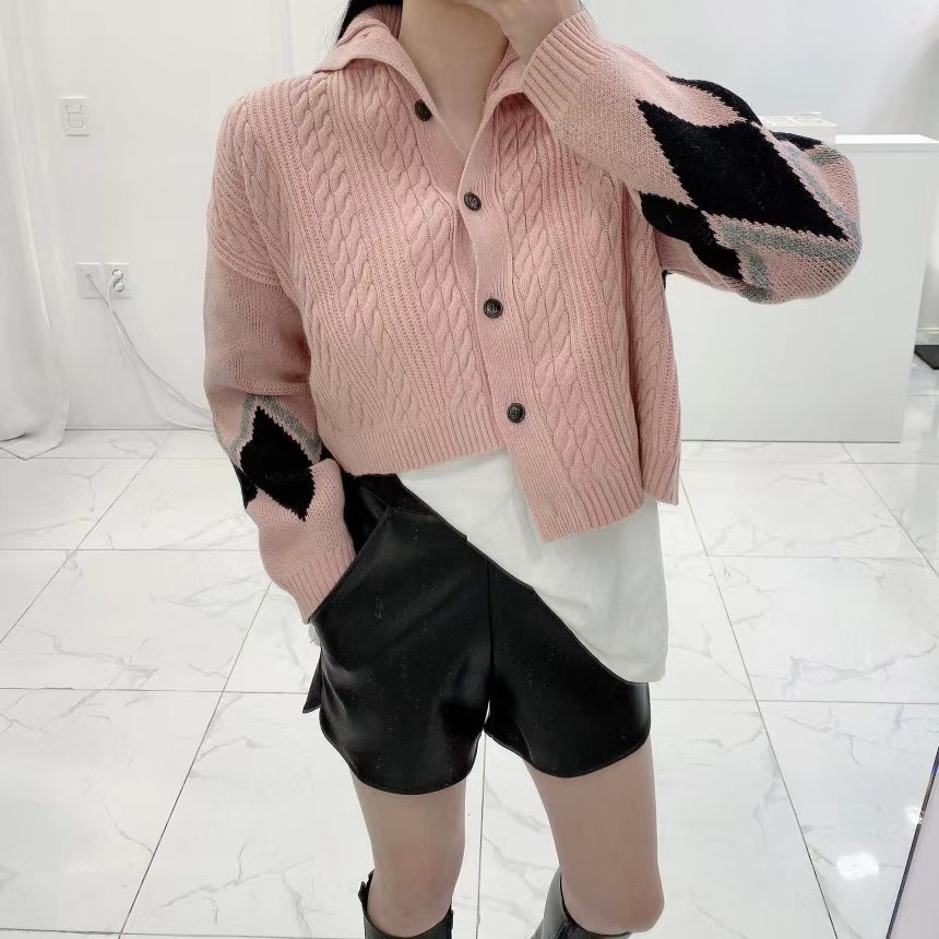 粉红色