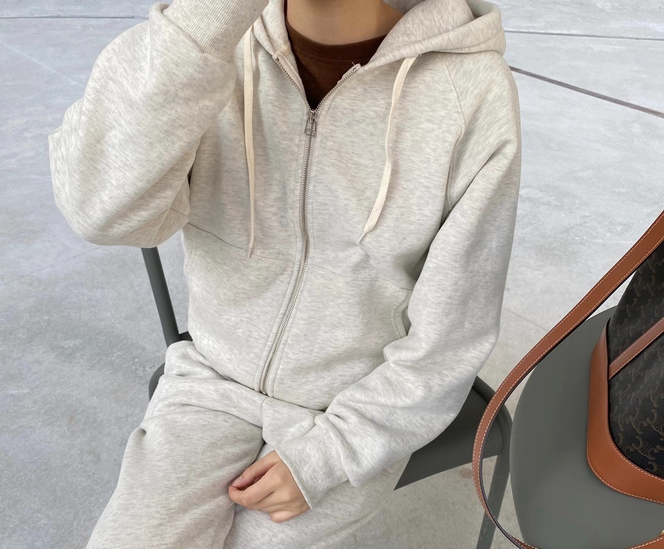 藏蓝色