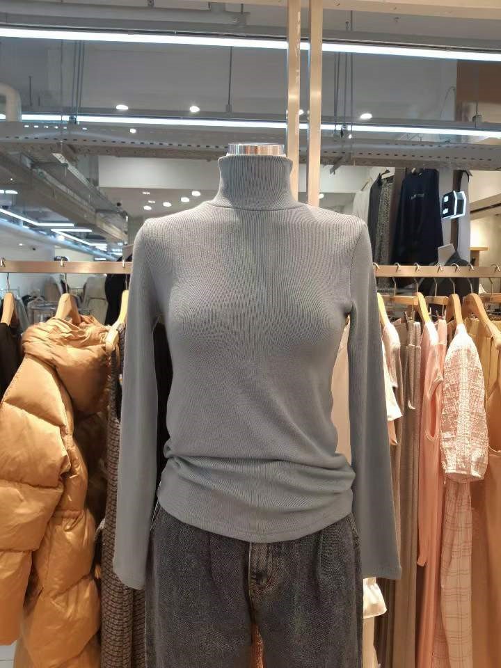 灰色