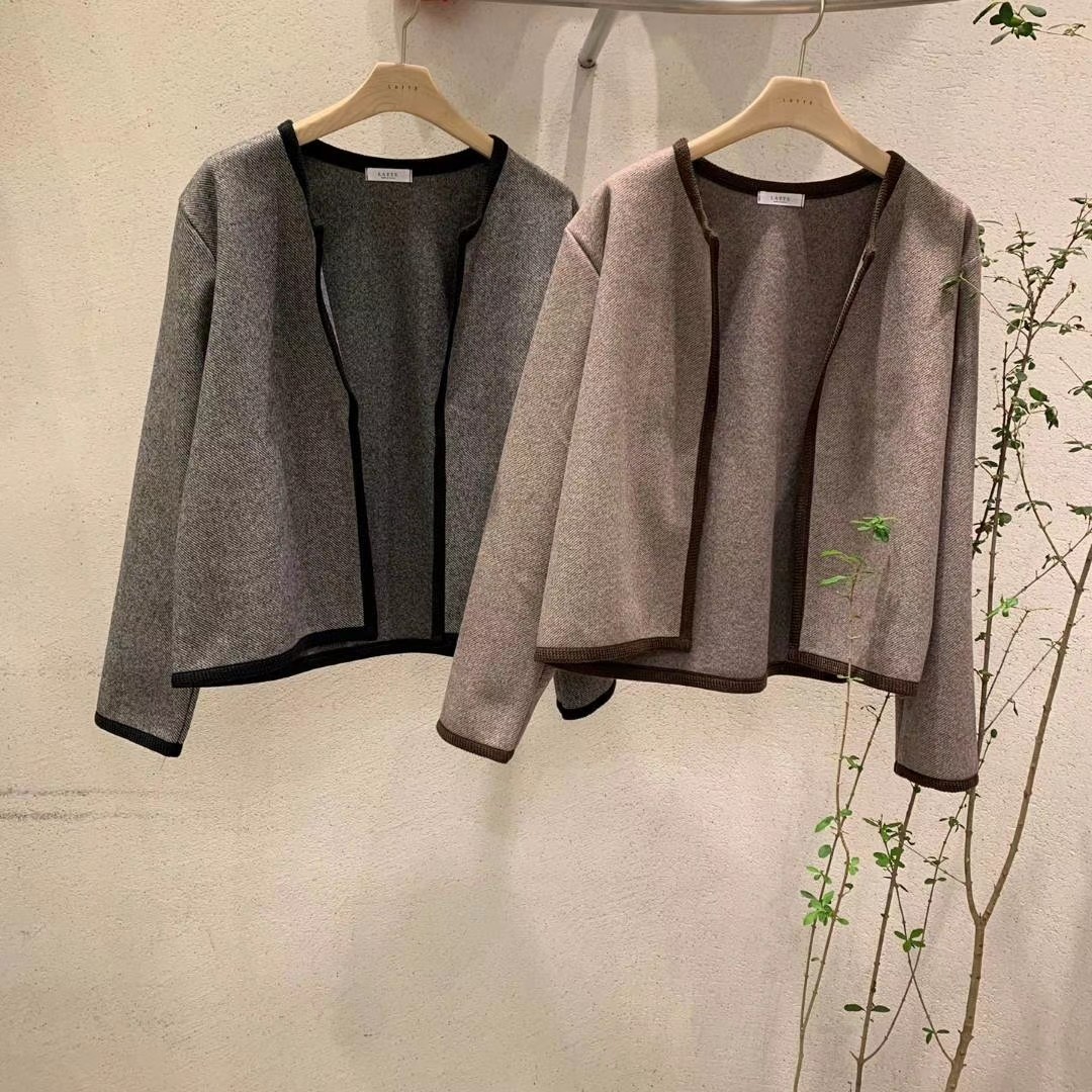 深灰
