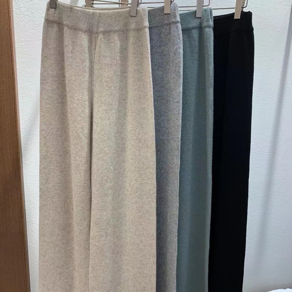 灰色