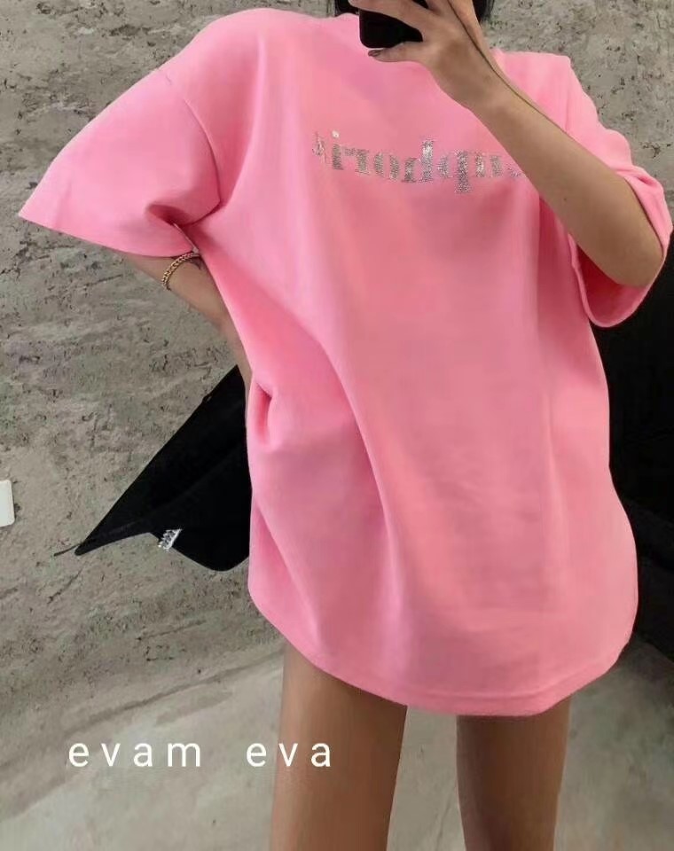 粉红色