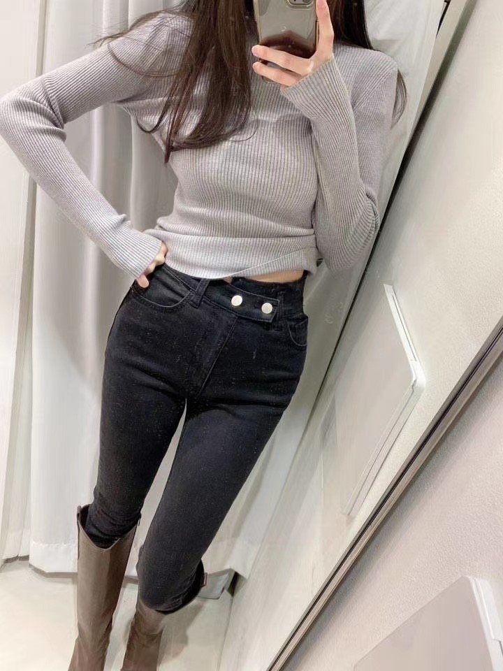 黑色