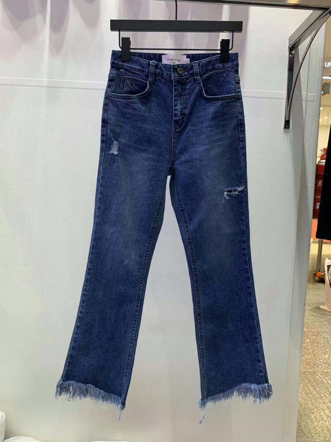 蓝色