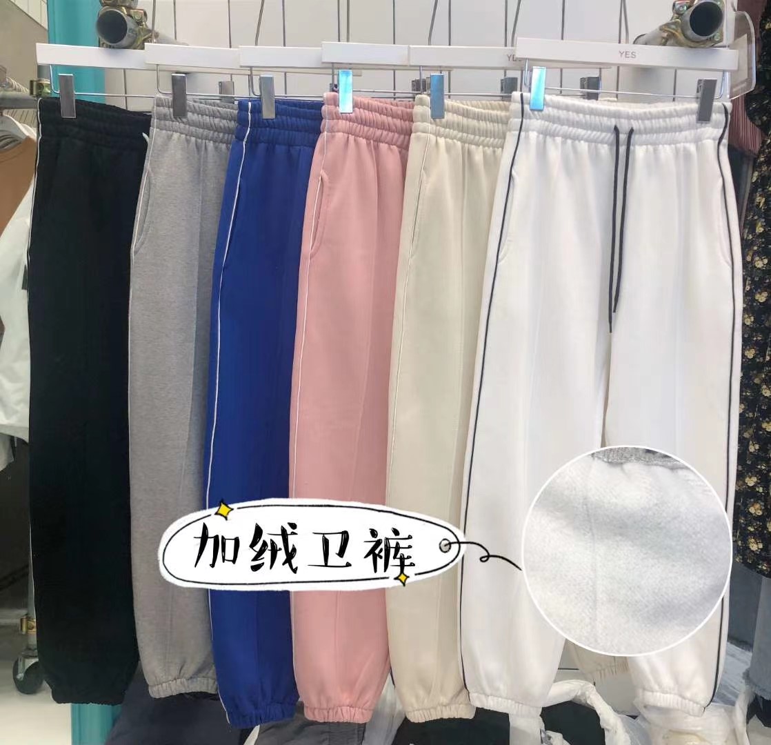 灰色