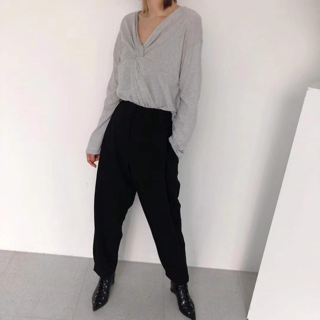 黑色