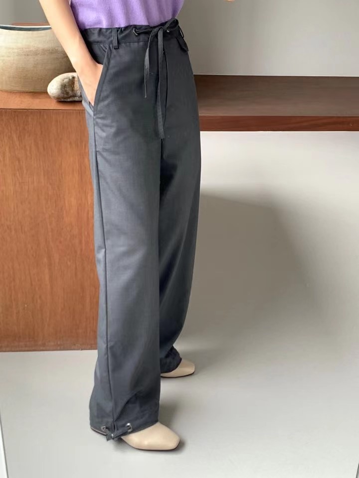 灰色