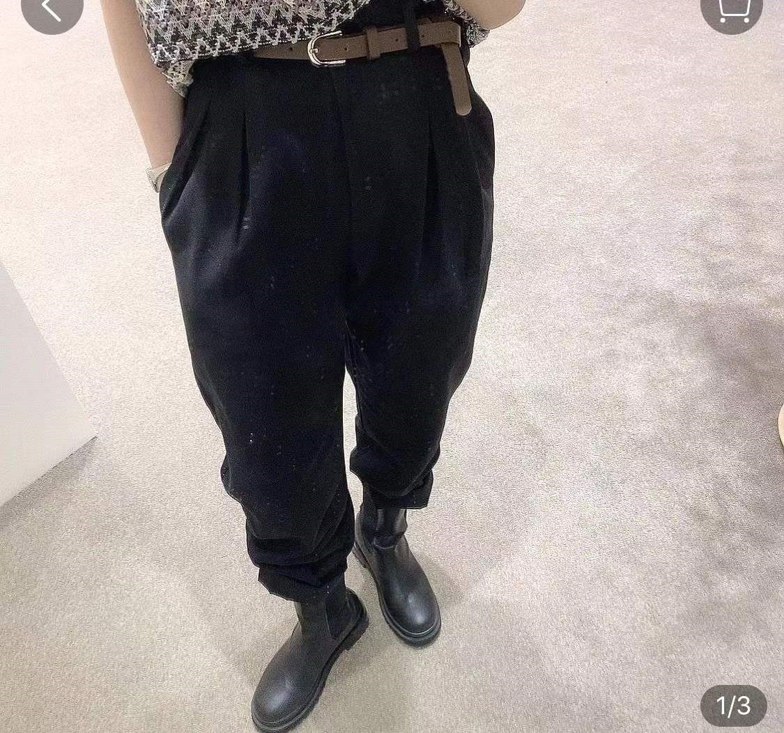 黑色