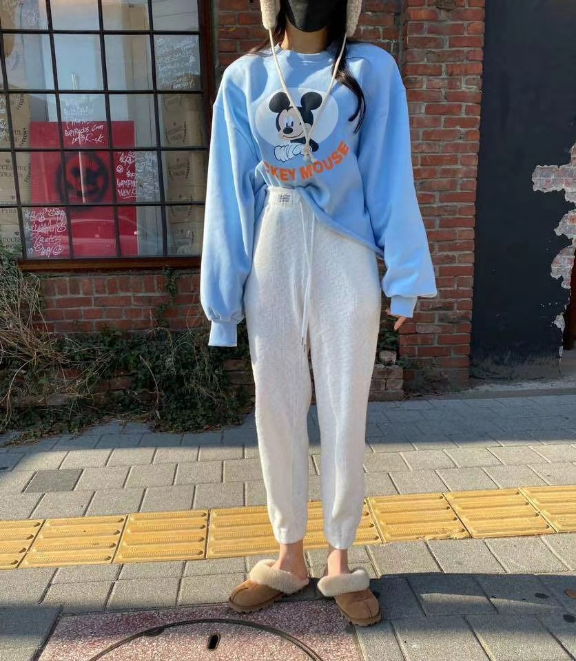 灰色