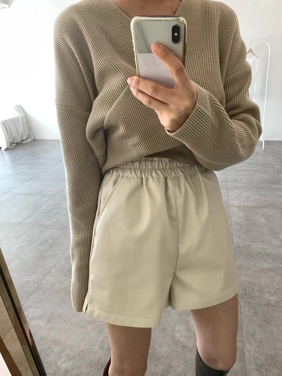 白色