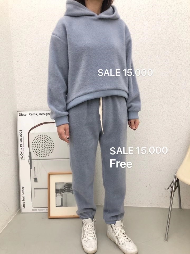 灰色