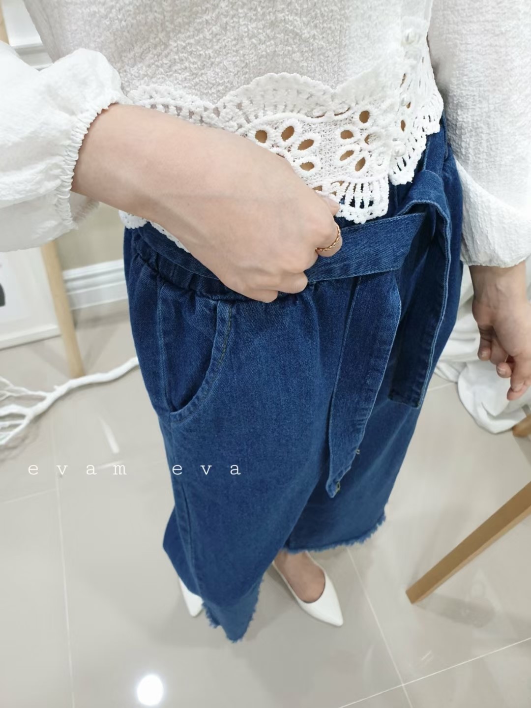 蓝色