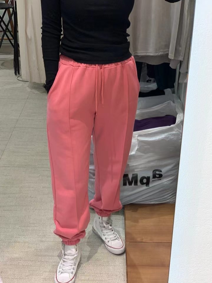 粉红色