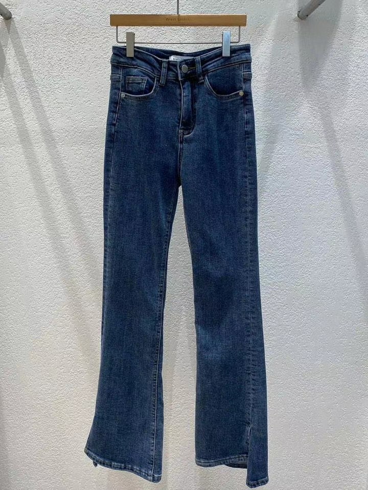 蓝色