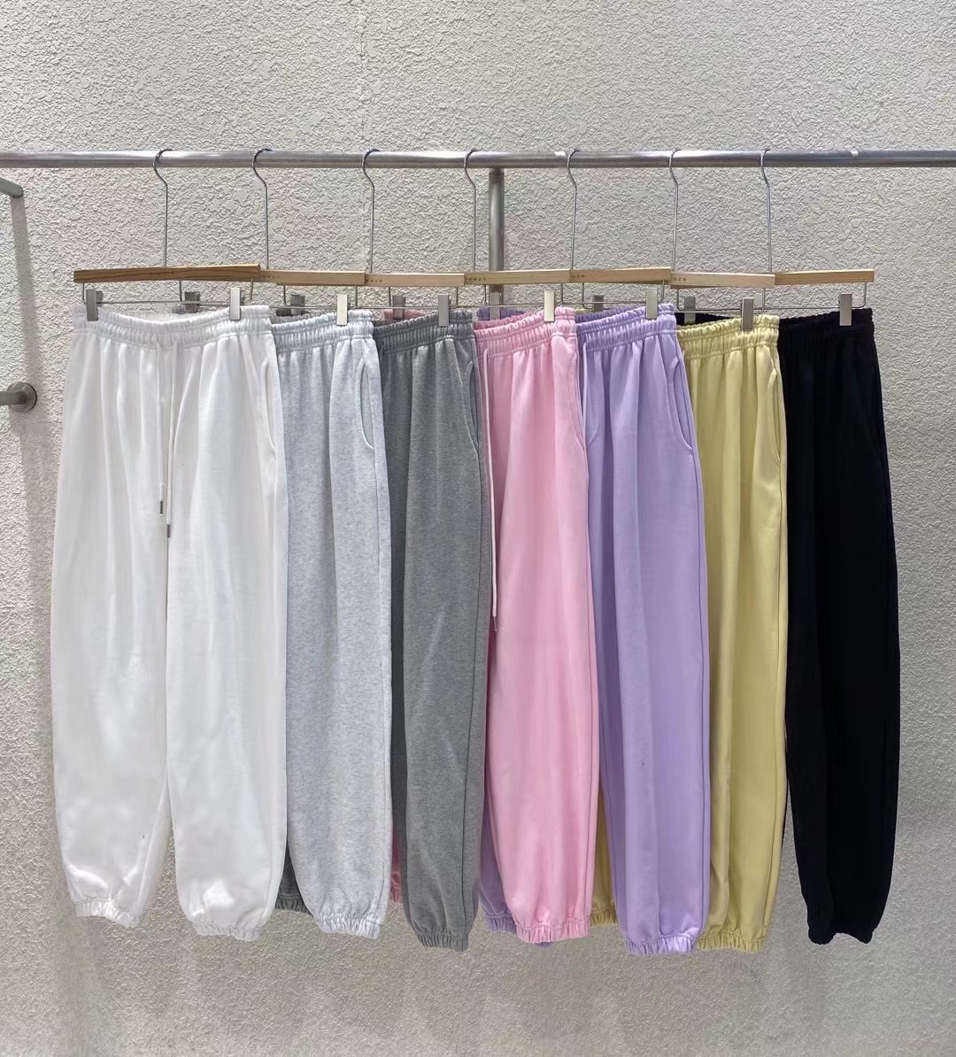 灰色