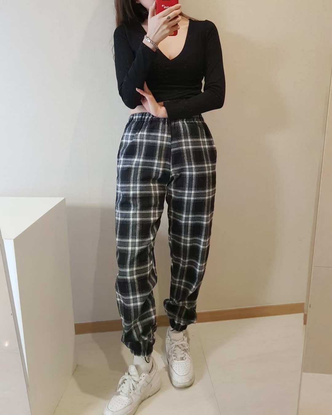 黑色