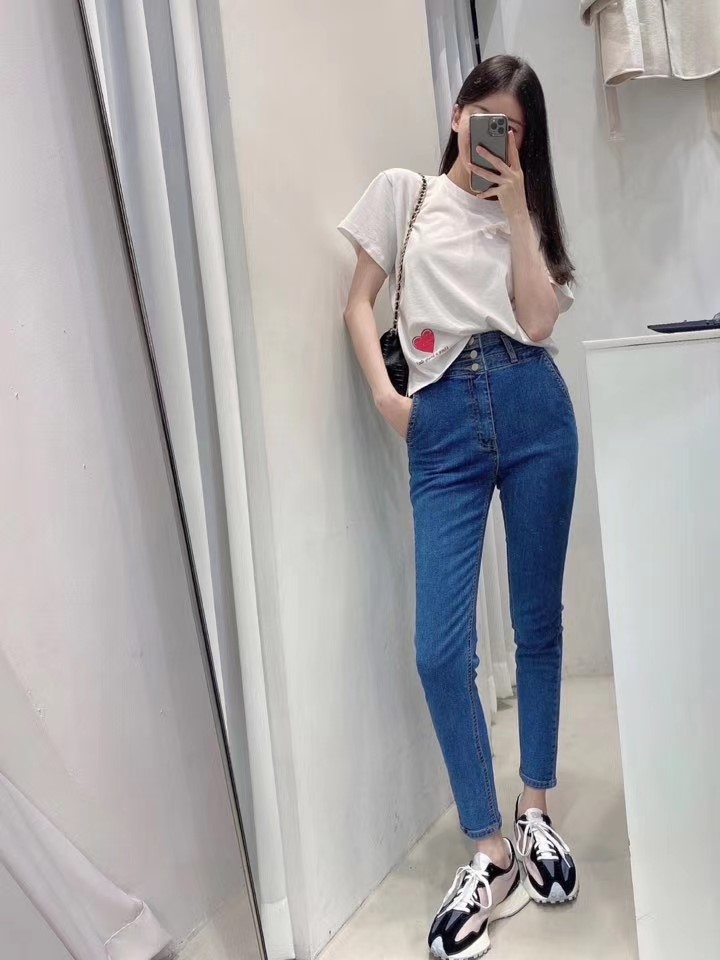 蓝色
