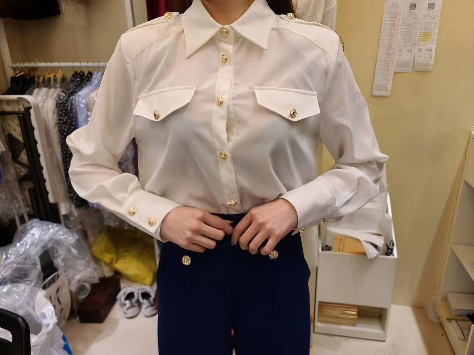 白色