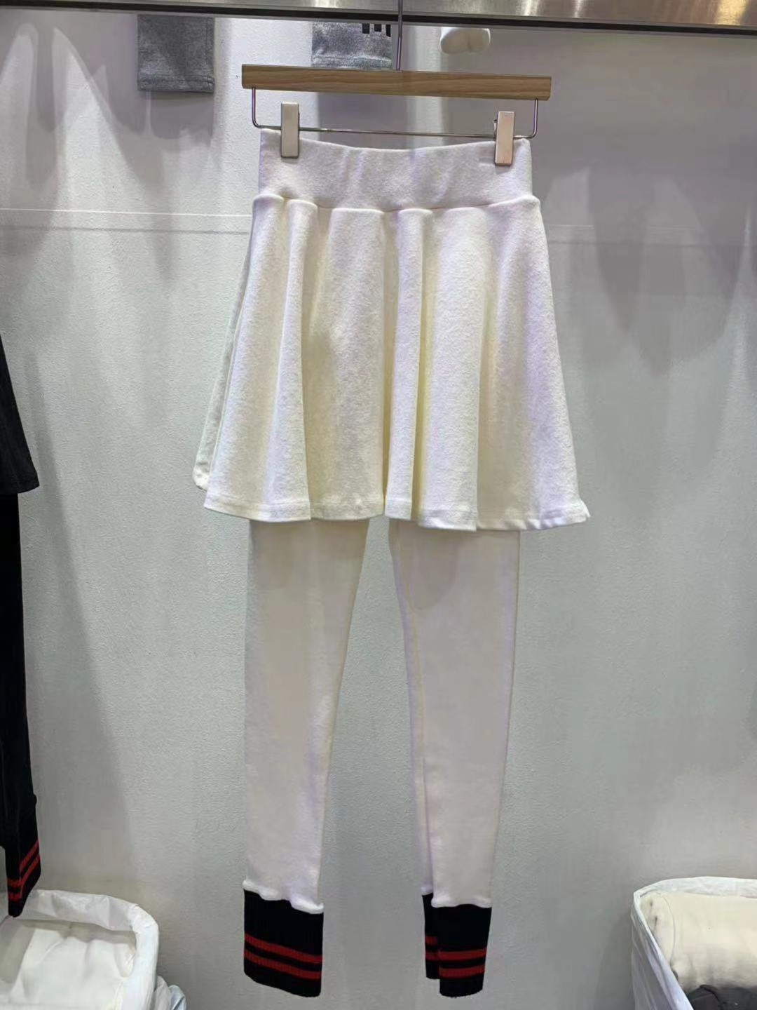 灰色