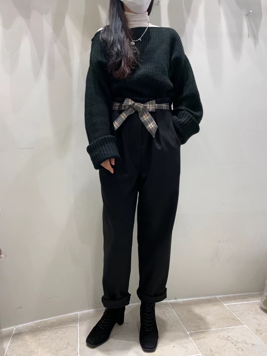 黑色