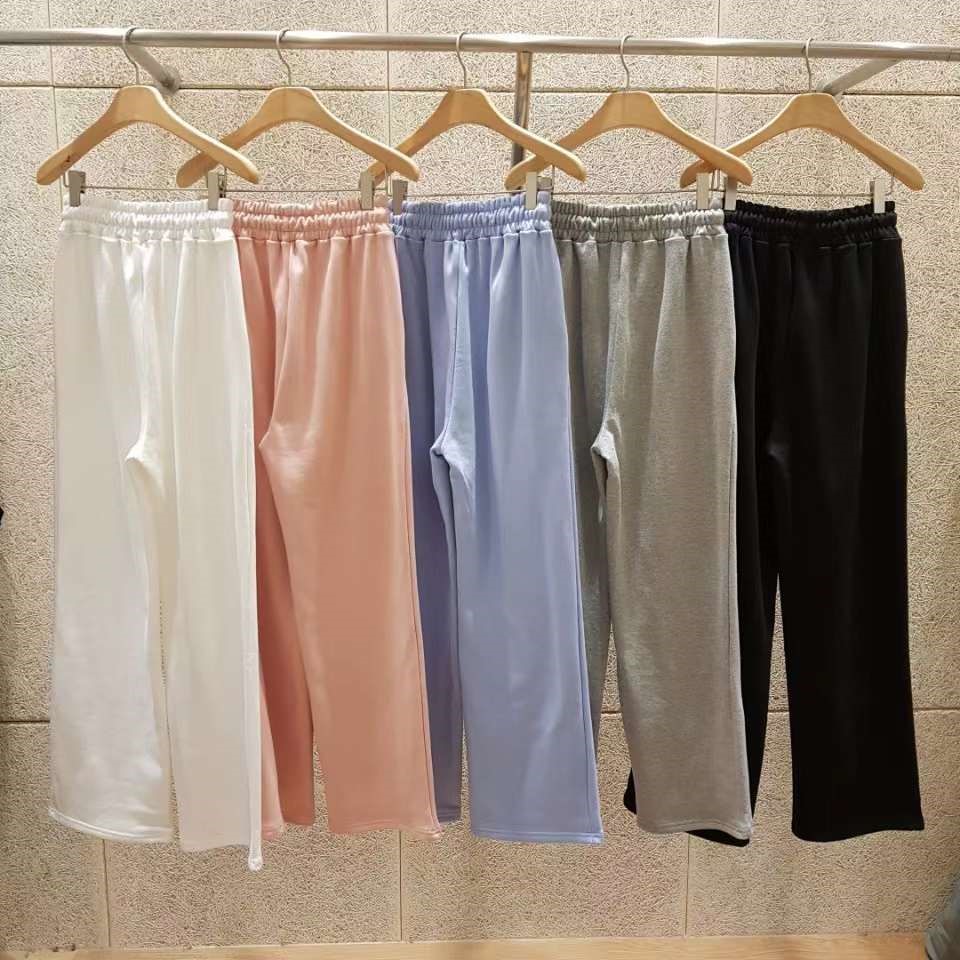 粉红色