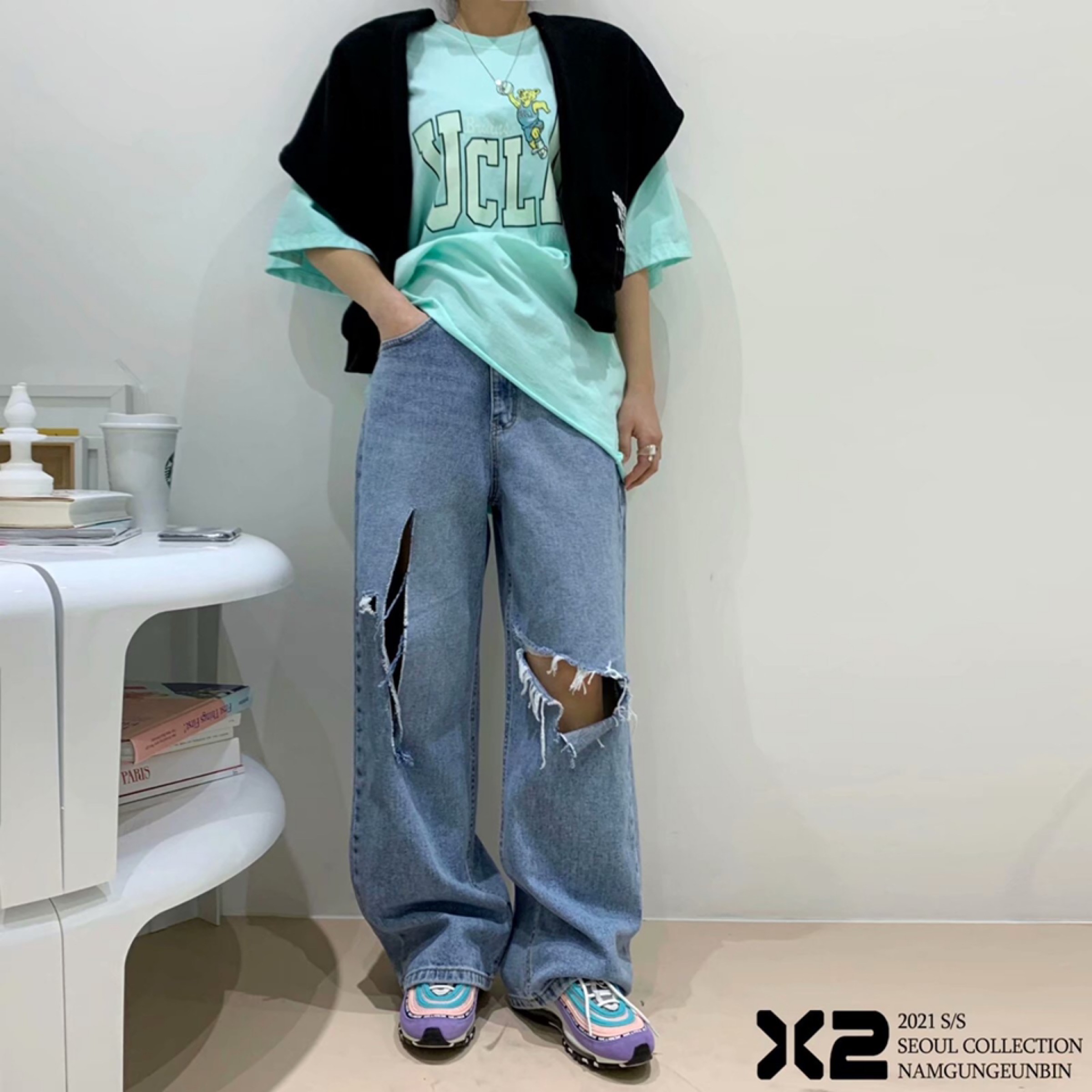蓝色