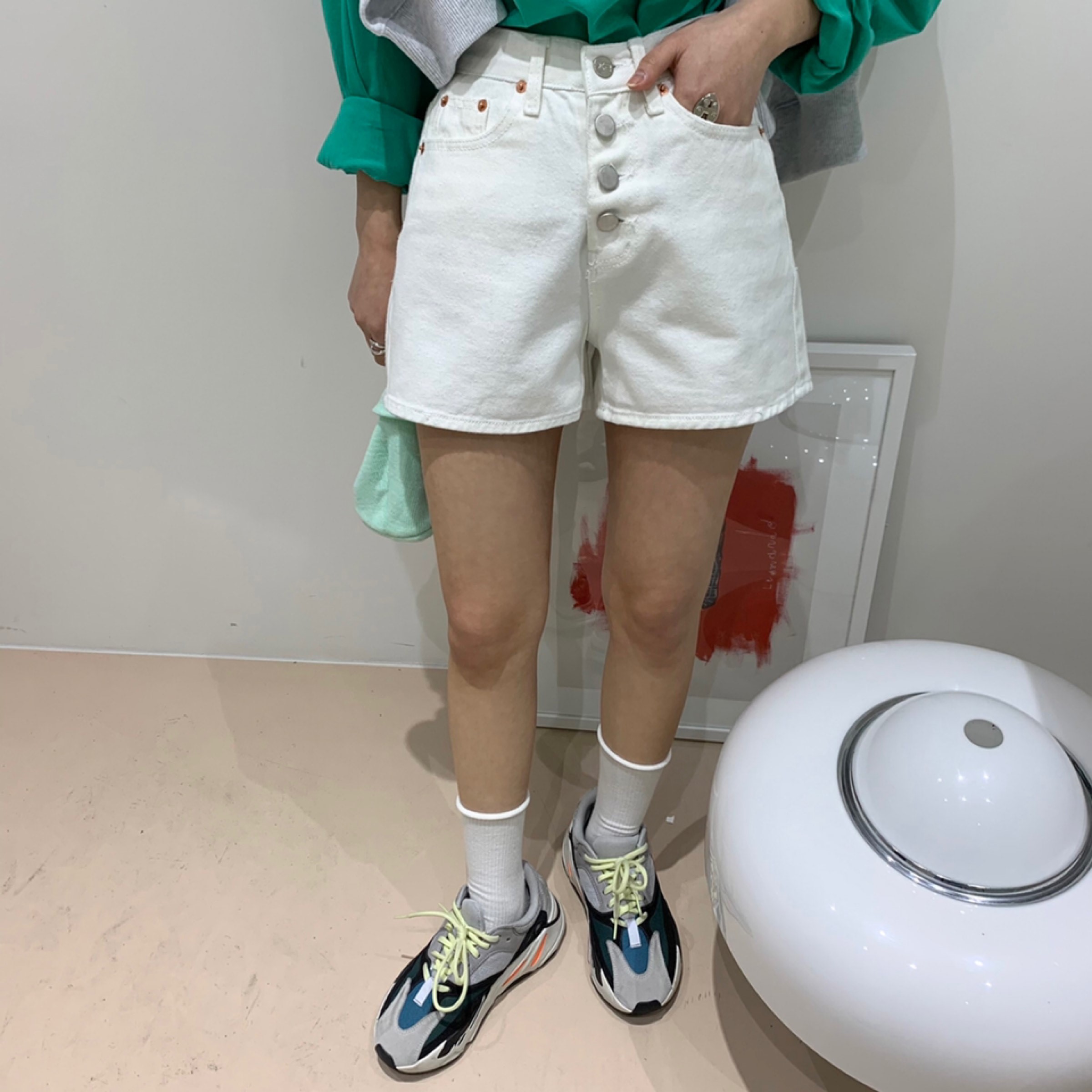 白色