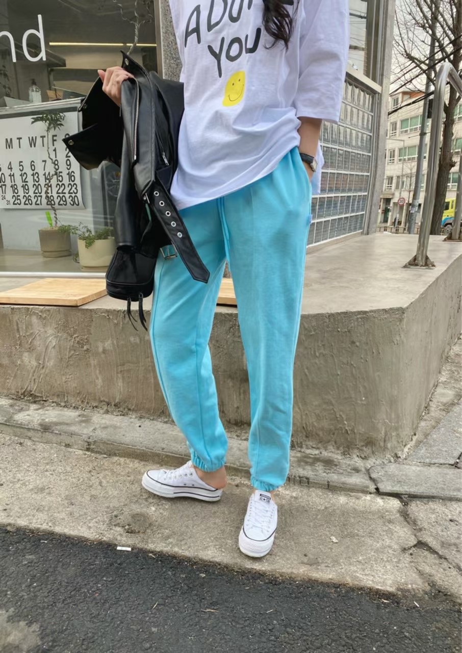 蓝色