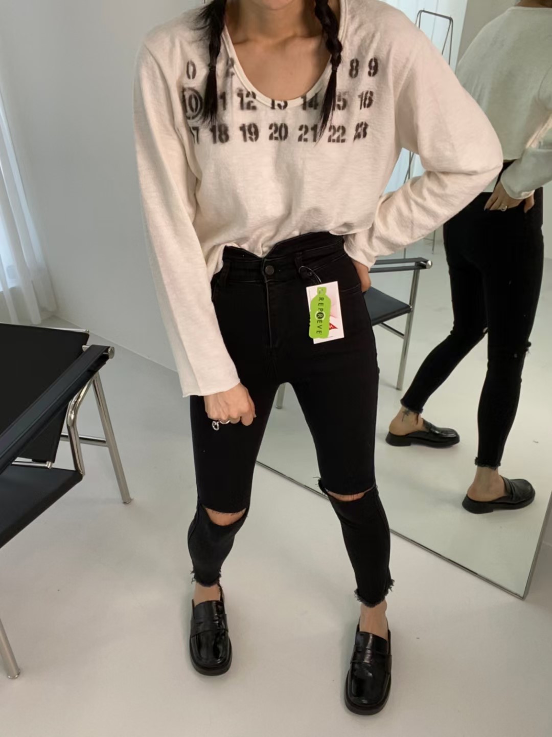 黑色