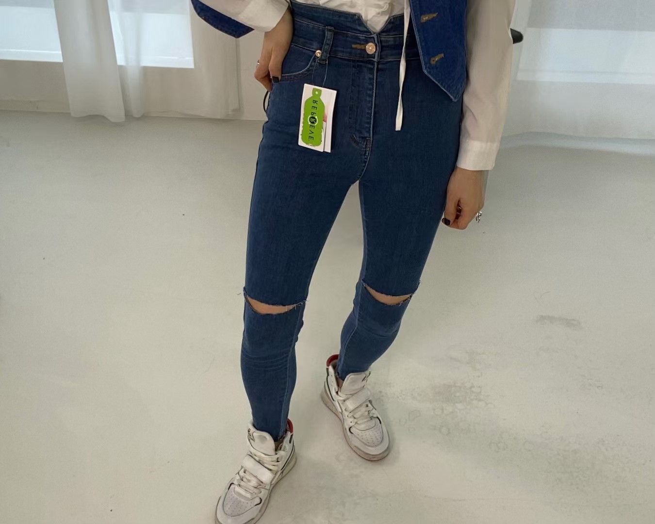 蓝色