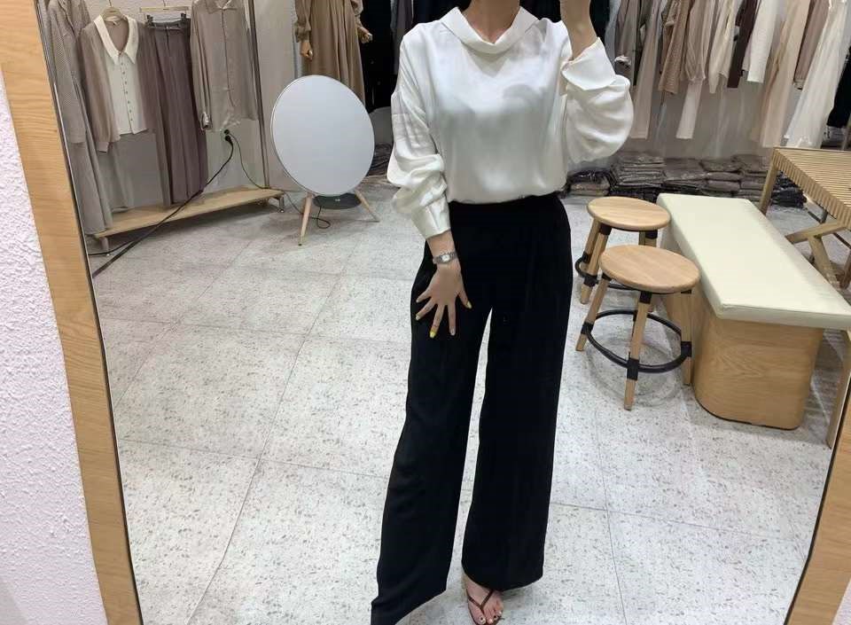 黑色
