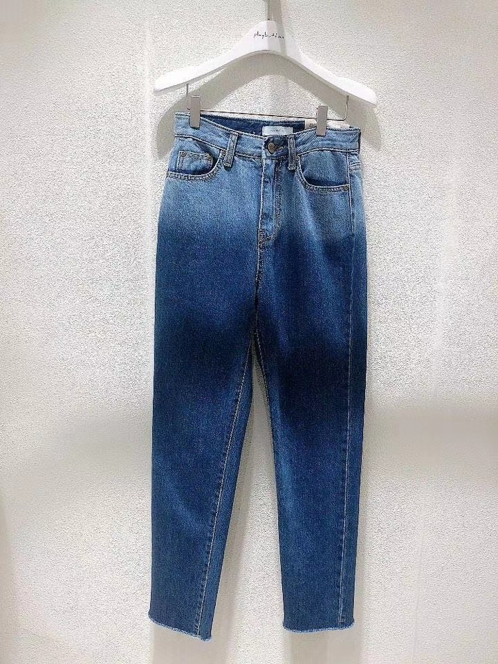 蓝色