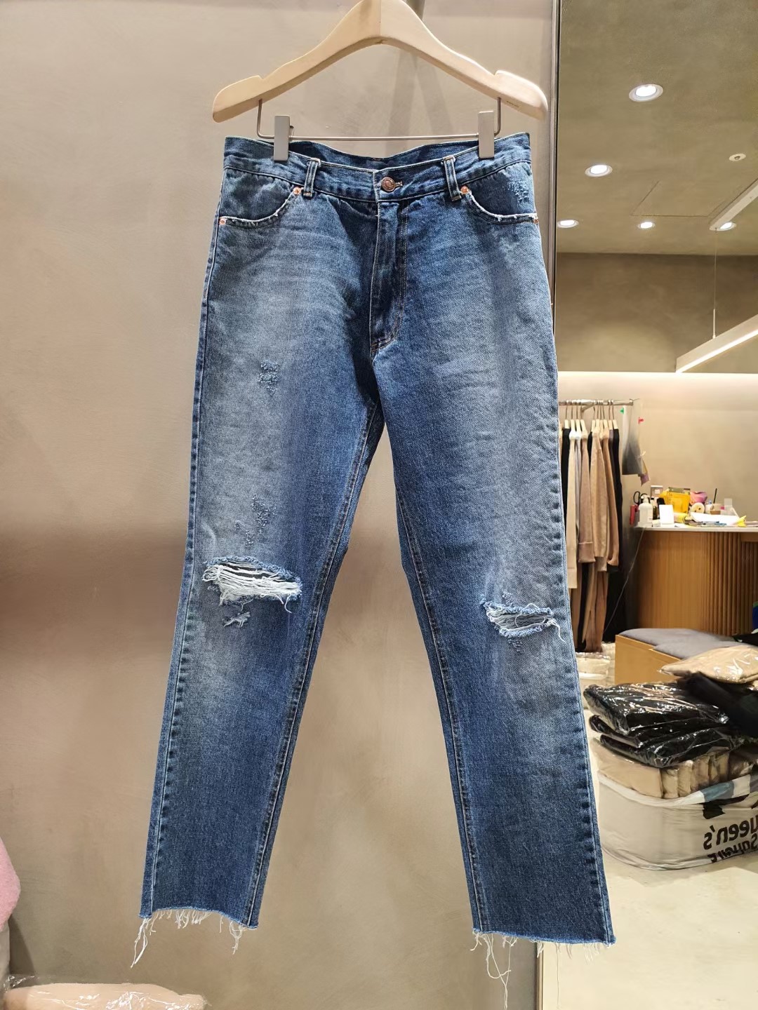 蓝色