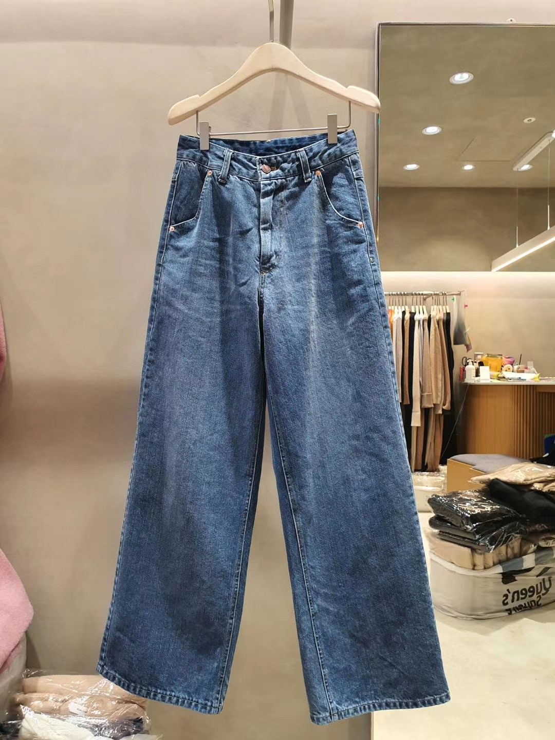 蓝色