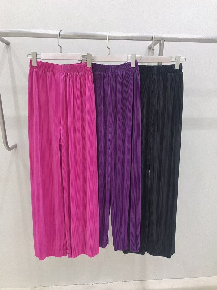粉红色
