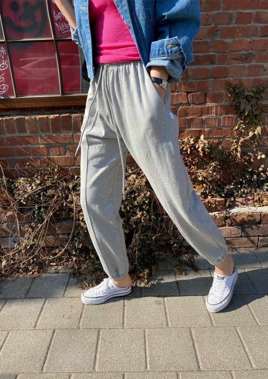 灰色