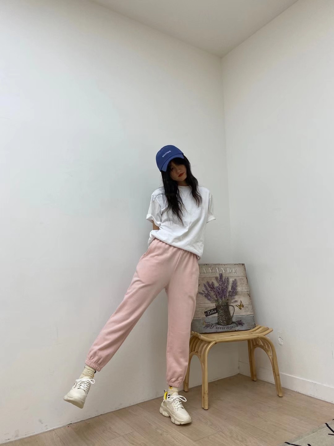粉红色
