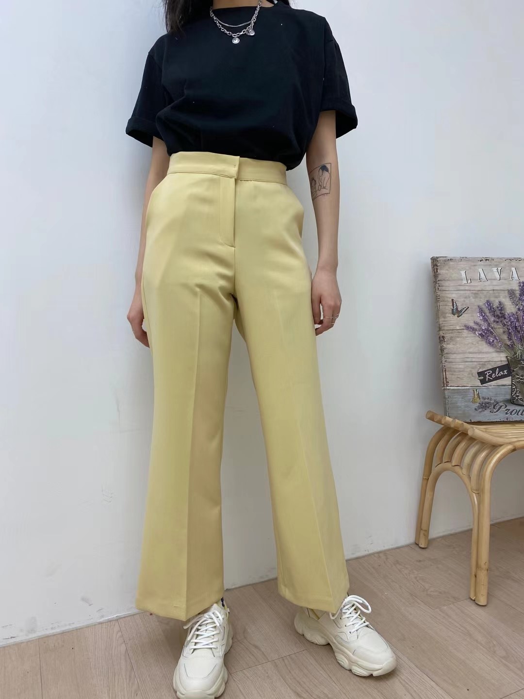 黄色