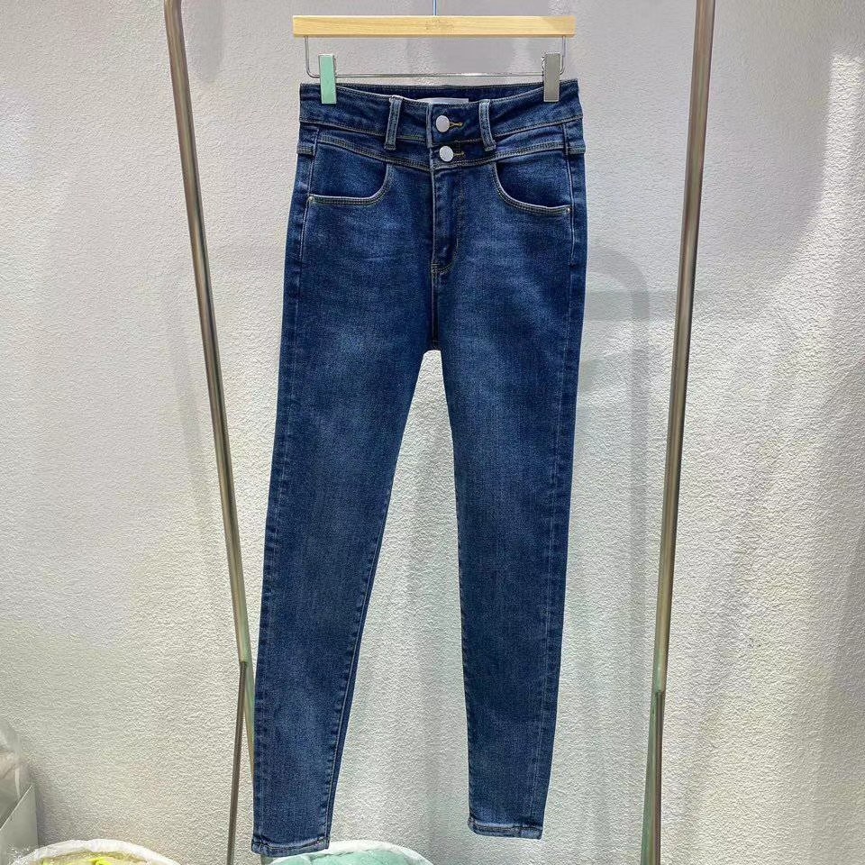 蓝色