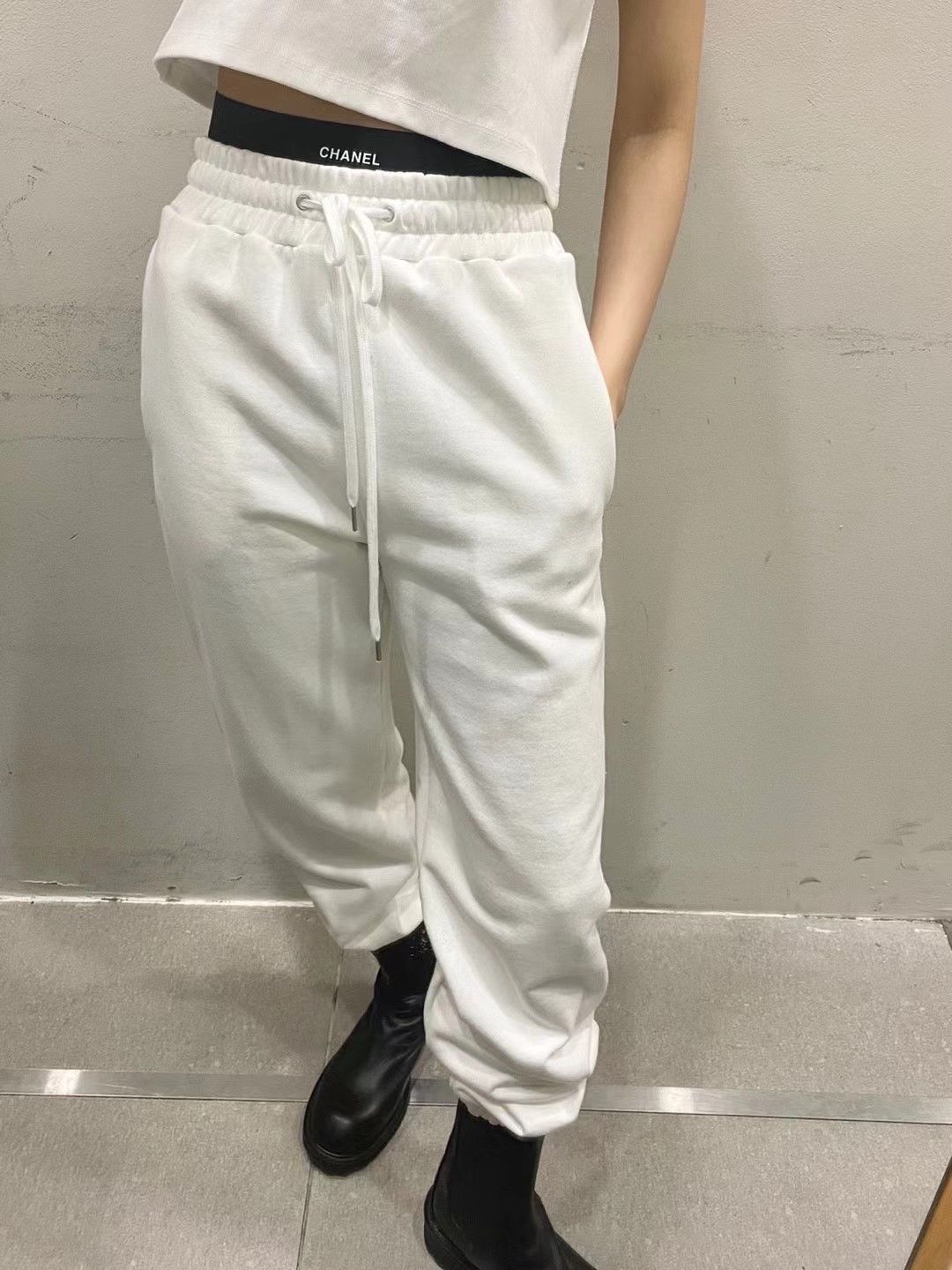 灰色