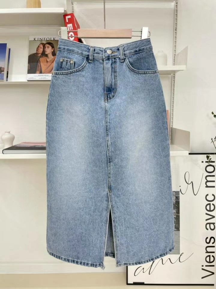 蓝色
