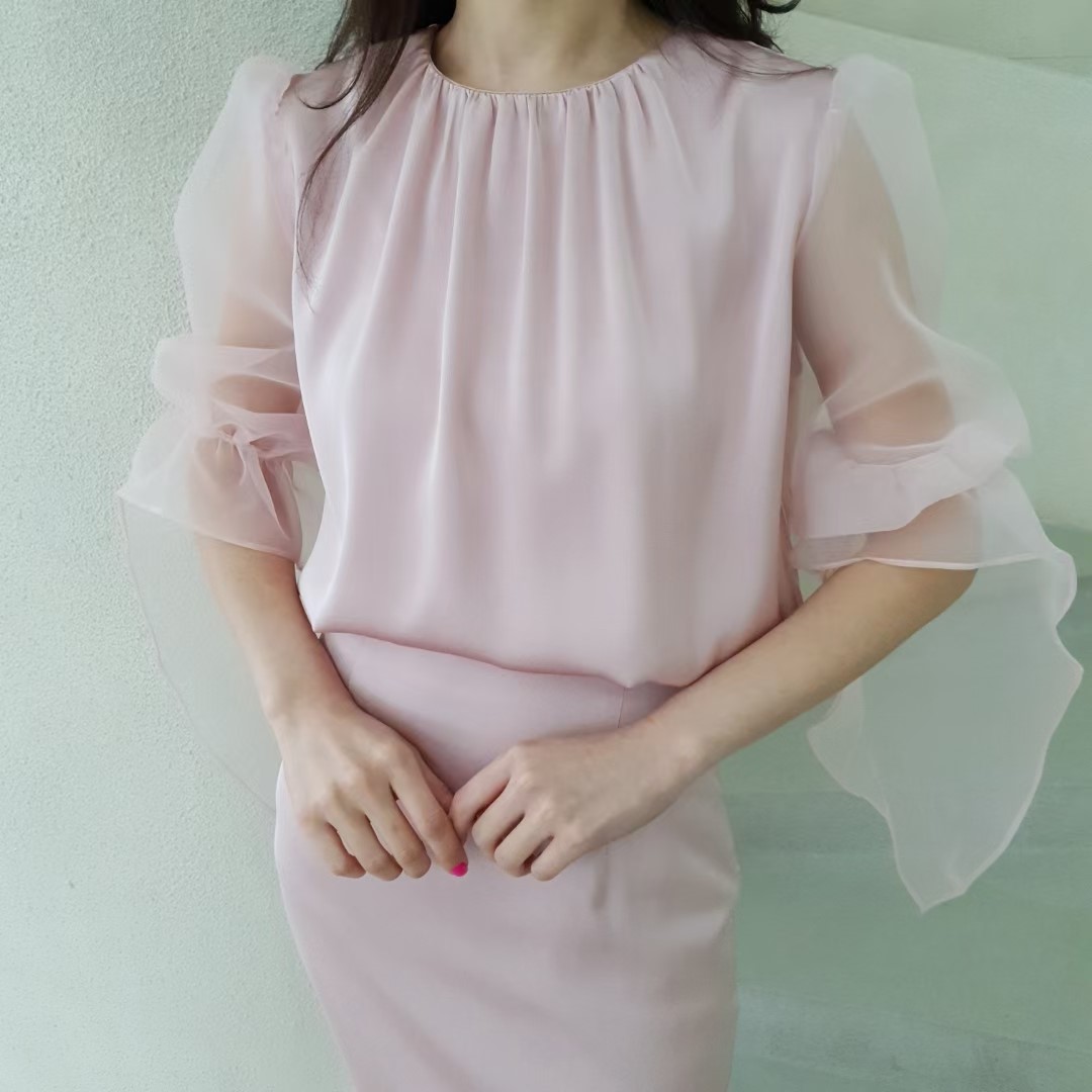 粉红色