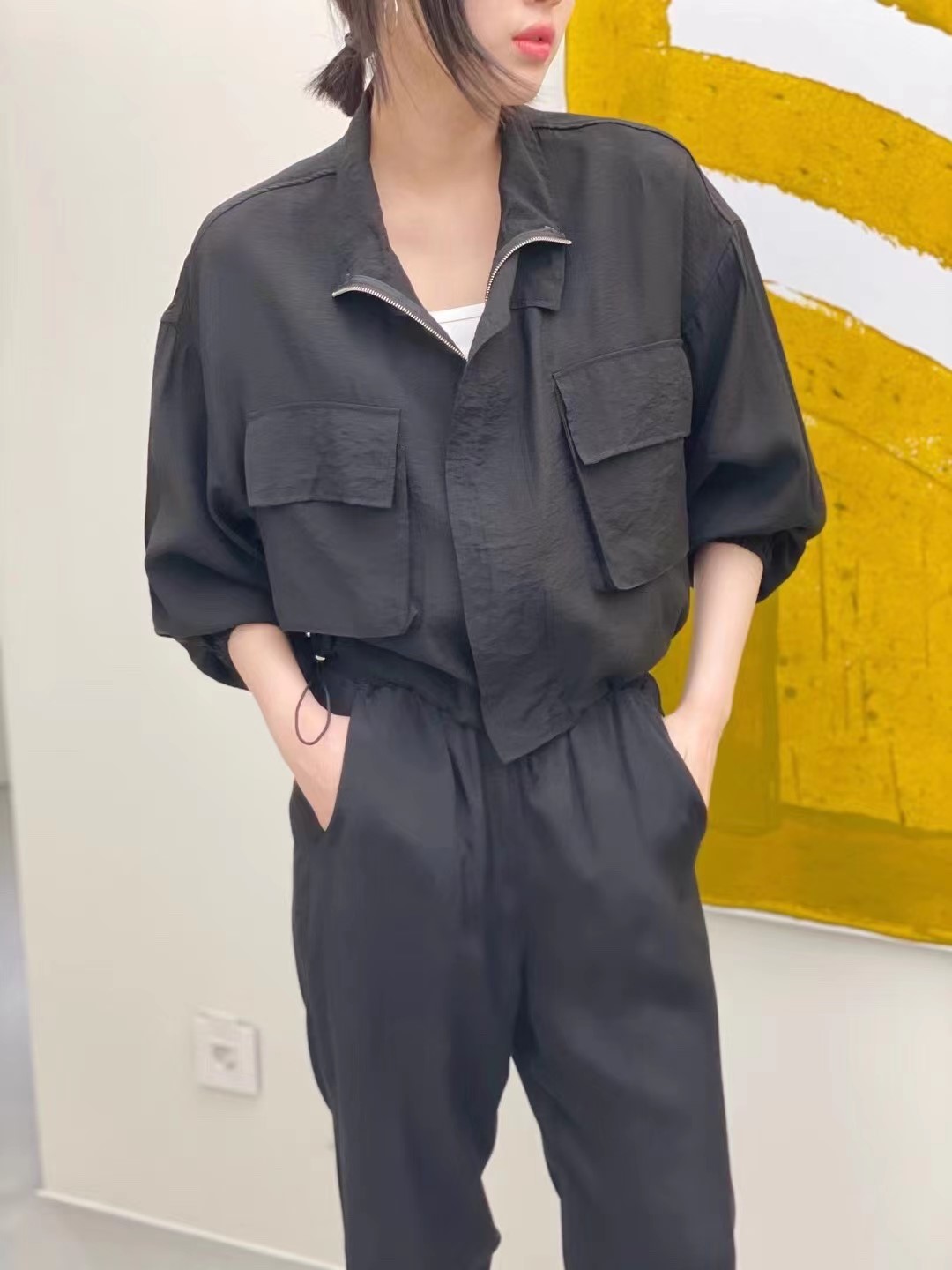 黑色