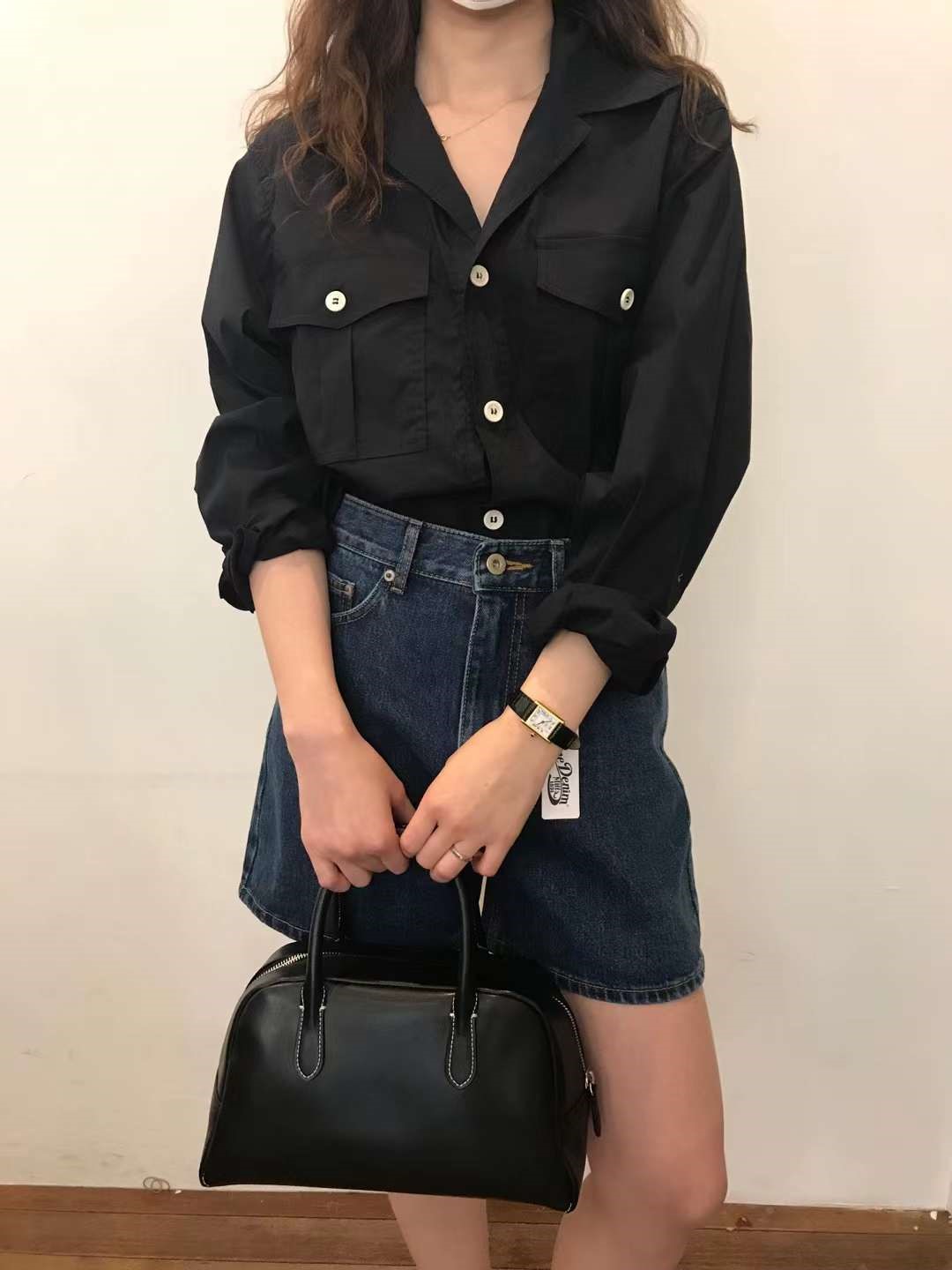 黑色