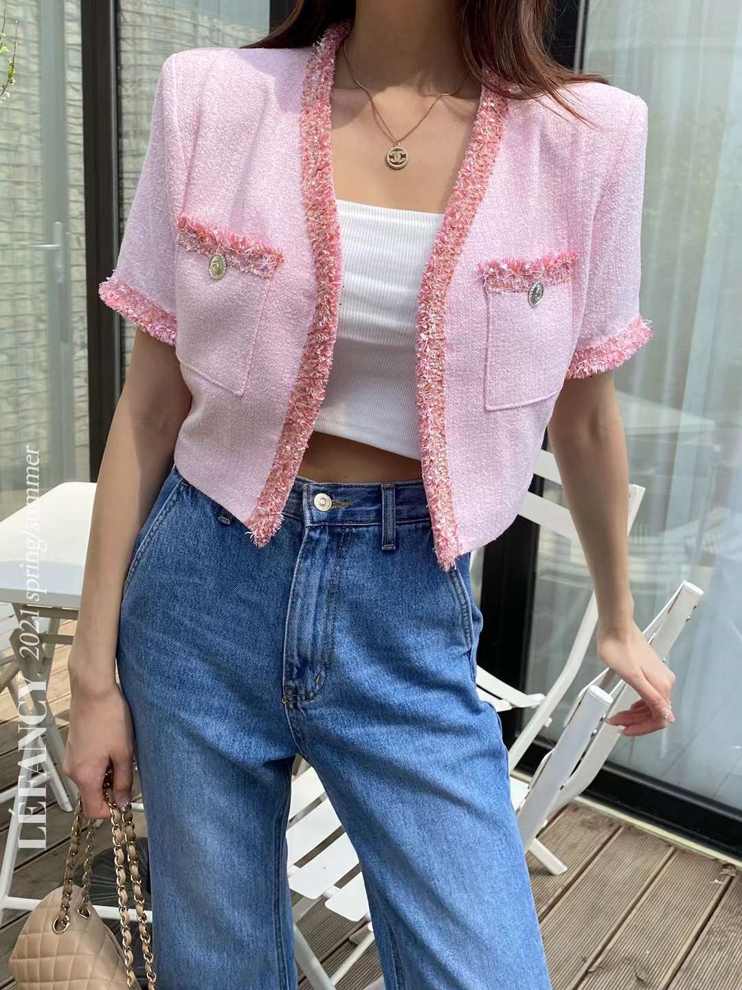 浅粉色