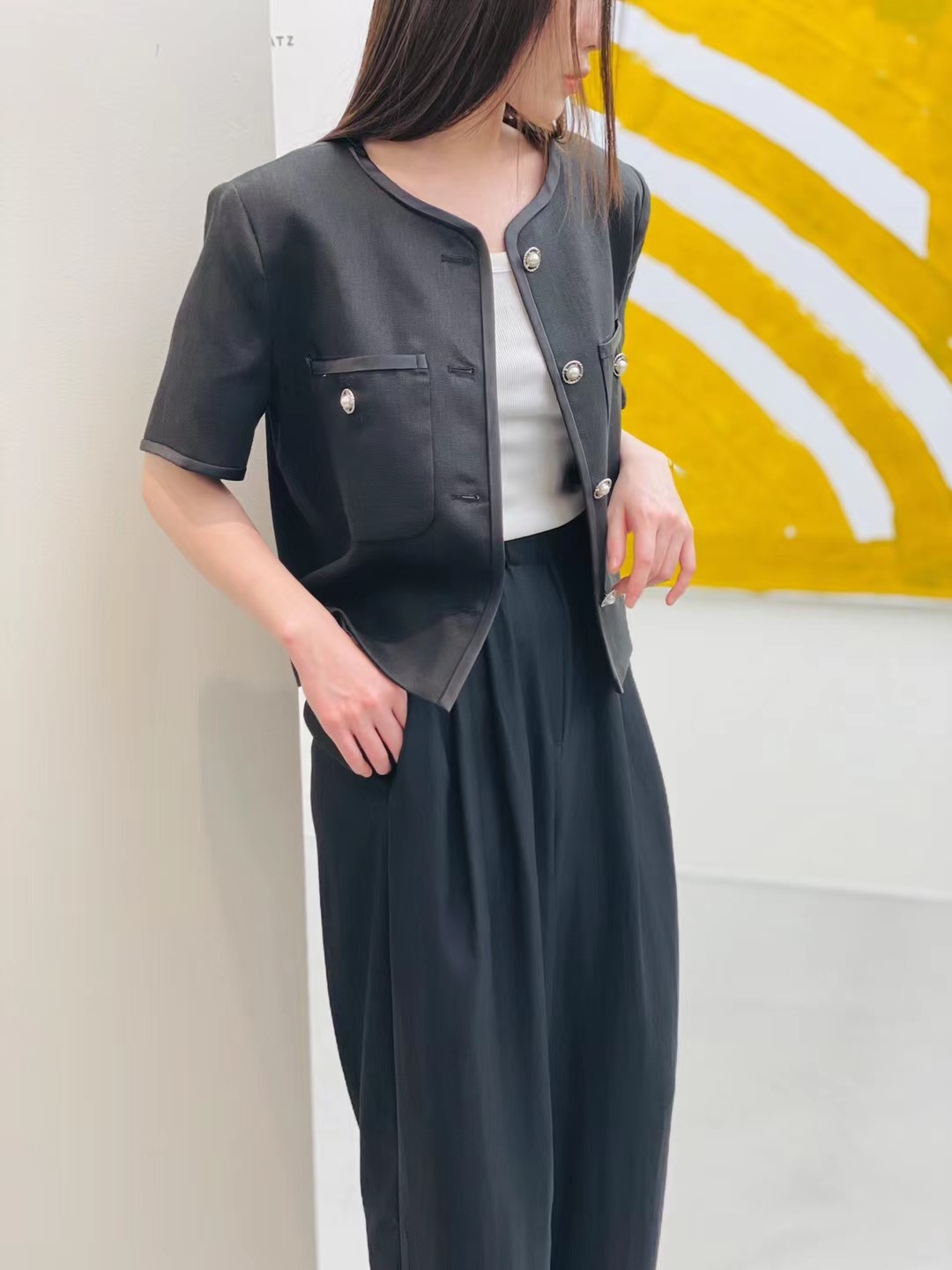 黑色