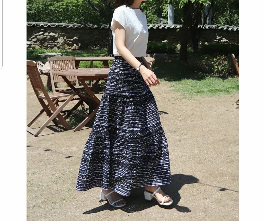 黑色