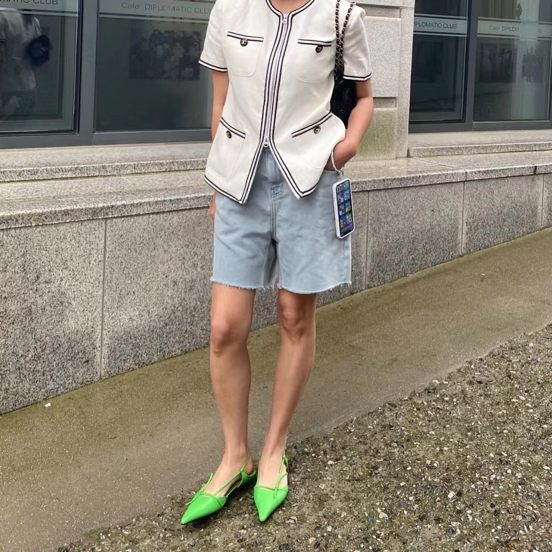 白色
