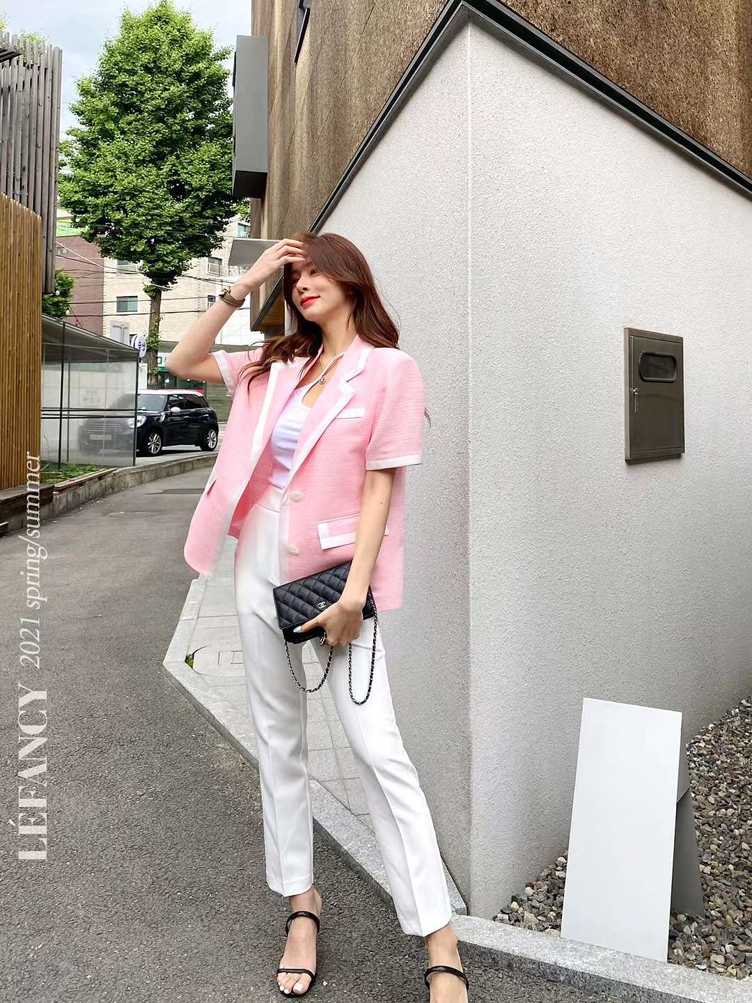 浅粉色