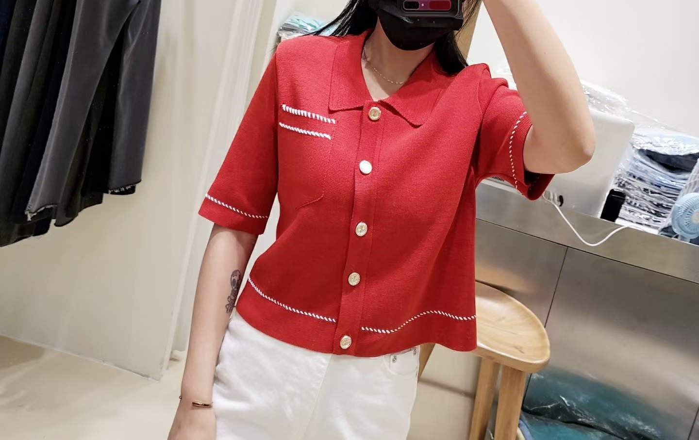 红色